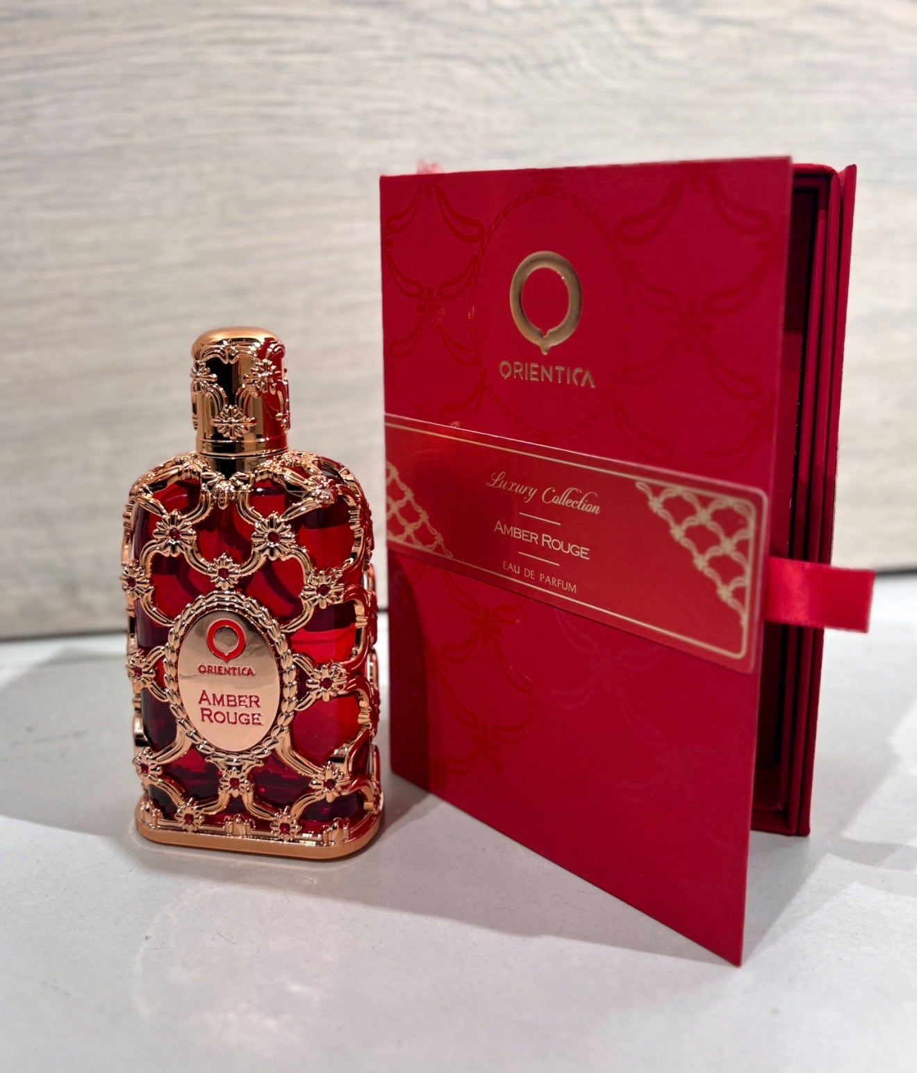 Orientica roja baúl